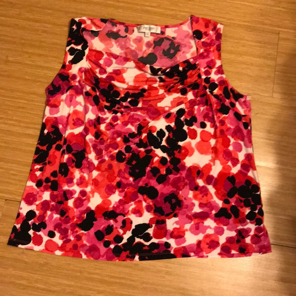 Plus size sleeveless blouse by Jones Studio 2X.